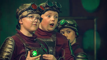 18:55: Labyrint: Gutta krutt | NRK Super | 3/31 2026