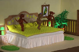 Little Woolly Vision: Five Little Monkeys Jumping on the Bed