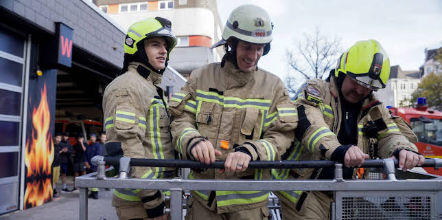 23:49: Y-Kollektiv: Böllern extrem! | 3SAT | 1/15 2026