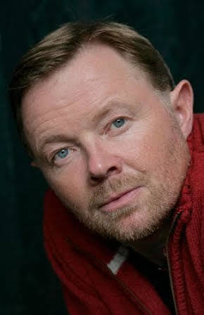 Jesper Asholt as 