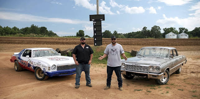 09:00: Roadworthy Rescues (S1 E5) (S1) | Discovery Channel | 11/15 2025