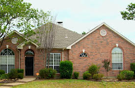 House Hunters Family, Season 1: Room for Four in Texas