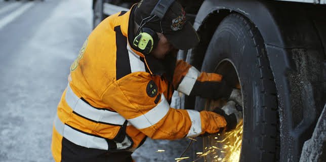 08:50: På glattisen (S8 E2) (S8) | Viasat 4 | 1/7 2026