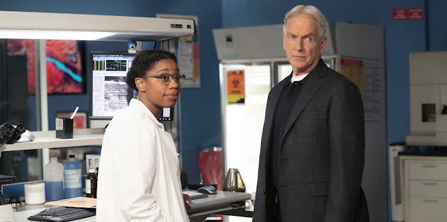 01:55: NCIS (S18 E2) (S18) | TV3 | 11/21 2025