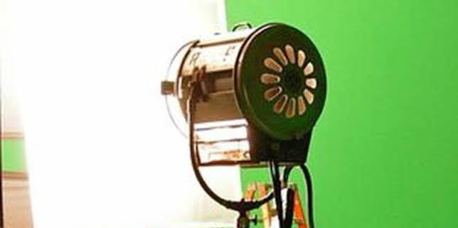 Central de Cómicos: Álex Clavero: A buen entendedor pocas palabras bastan