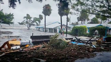 1:00 AM: World's Deadliest Weather: Caught on Camera | Paramount | 8/19 2026