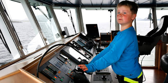 11:55: Klart eg kan: Kaptein på lastebåt | NRK Super | 11/12 2025