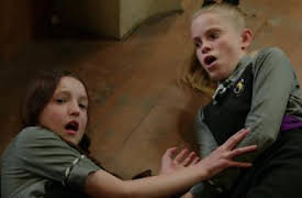 Världens sämsta häxa: Lögner och hemligheter