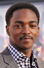 Anthony Mackie como 