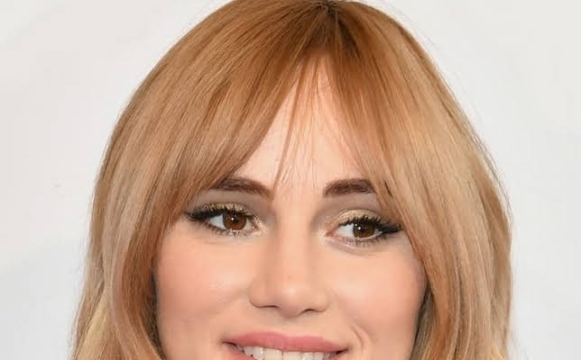 Suki Waterhouse