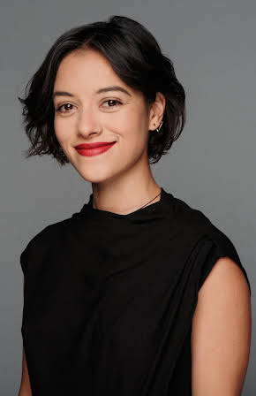 Jely Reátegui as 
