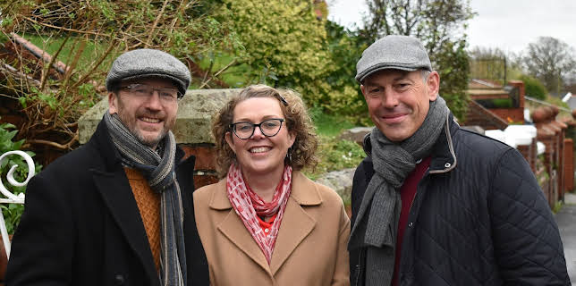 3:05 PM: Kirstie and Phil's Love It or... | Channel 4 | 11/1 2025