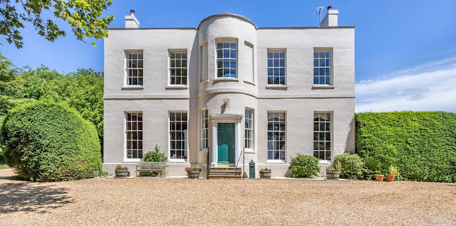 7:00 PM: Britain's Most Expensive Houses | 4 Seven | 11/6 2025