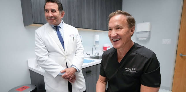 03:50: Verpfuscht - Ein Fall für die Beauty-Docs | Sixx | 12/25 2025