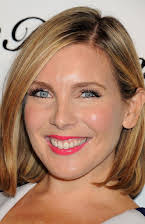 June Diane Raphael como 