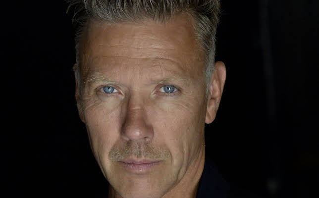 Mikael Persbrandt