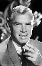 Lee Marvin como Hector David