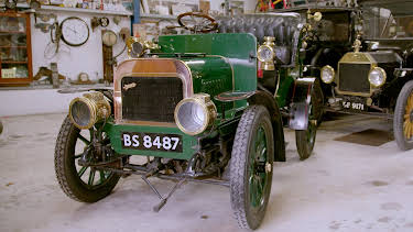 1:00 AM: Bangers & Cash (S9 E4) (S9) | Yesterday | 12/25 2025