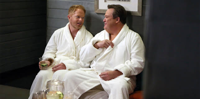 11:30 AM: Modern Family | E4 | 11/20 2025