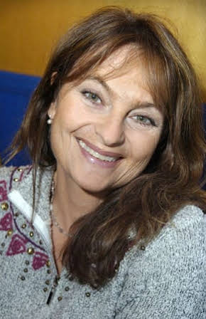 Suzanne Reuter as 