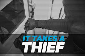 It Takes a Thief Season 1: Mom Knows Best
