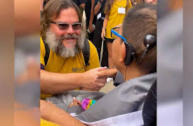 The Uplift: Season 2022: The Uplift: Celebrity smiles