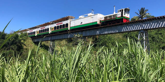Mit dem Zug auf St. Kitts