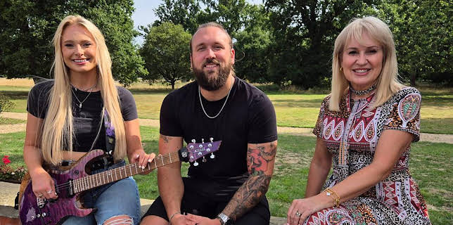 3:00 PM: Escape to the Country (S26) | BBC One Northern Ireland | 12/15 2025