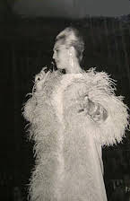 Mara Laso como La Papillón 
  
  
  (as Mara Lasso)