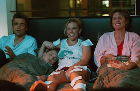 The Other Two, Season 1: Chase Shoots a Music Video