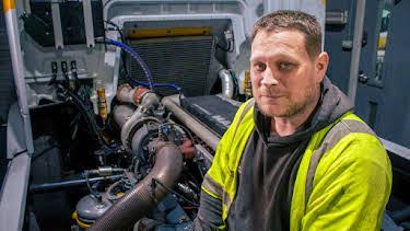 4:00 AM: Trucking Hell (S8 E14) (S8) | Paramount | 7/8 2026