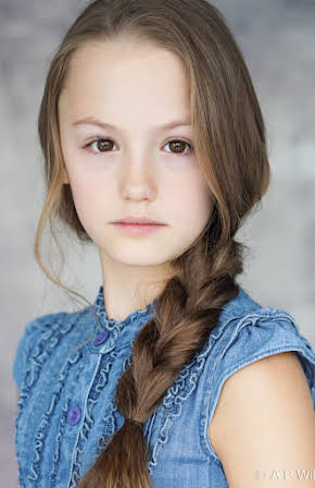 Amelie Bea Smith as 