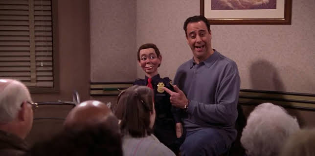 16:30: Alle elsker Raymond (S7 E16) (S7) | TV3 | 11/21 2025