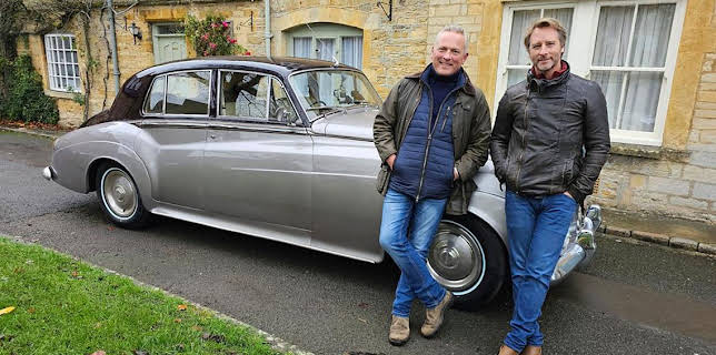 6:30 PM: Celebrity Escape to the Country (S3) | BBC One Oxfordshire | 12/30 2025