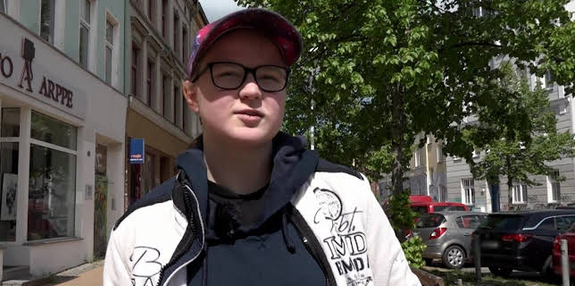 13:55: Hartz und herzlich - Tag für Tag Rostock (S7 E62) (S7) | RTL 2 | 3/17 2026