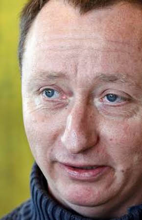 Søren Fauli as Stemmen 
  
  
  (voice)