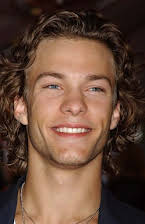 Kyle Schmid som 