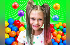 Tiki Taki Kids: Yasya at the outdoor playground