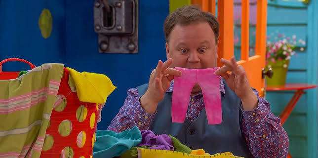 8:35 AM: Justin's House (S5) | Cbeebies | 12/16 2025