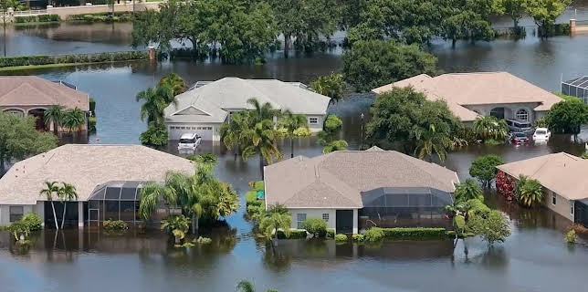 9:00 PM: World's Deadliest Weather: Caught on Camera | Paramount | 11/26 2025