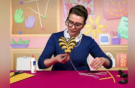 Arts & Crafts with Crafty Carol - Cool School: Maya The Bee - Bee Kite Craft