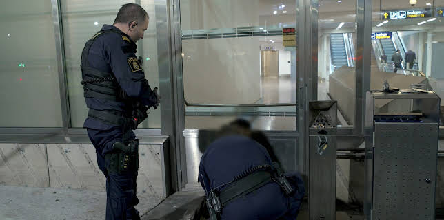 17:05: Grensevakten Sverige (S4 E5) (S4) | MAX | 12/7 2025