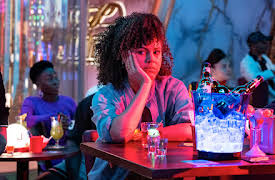 Avenue 5: He's Only There To Stop His Skeleton Falling Over