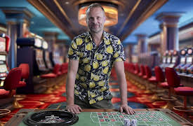 Hustlers Gamblers Crooks, Season 1: Bet Everything on Red