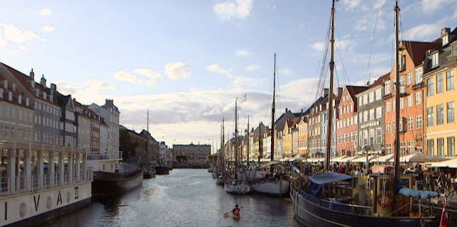 09:27: Stadt Land Kunst Spezial | Arte | 11/8 2025