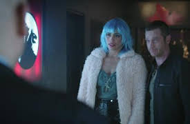 Somewhere Between: El cazador y la presa