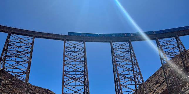 17:51: Die gefährlichsten Bahnstrecken der Welt (3/5) | Arte | 12/2 2025