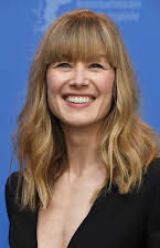 Rosamund Pike como 