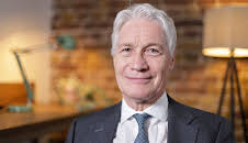 Secrets of the Royal Palaces (S5 E3)