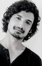 Priyanshu Painyuli como 